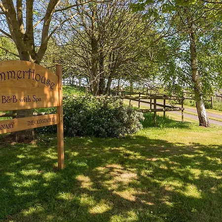 Summerhouse Bed & Breakfast 4*