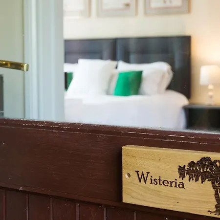 Summerhouse Bed & Breakfast Bristol