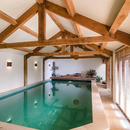 Summerhouse 4* Bristol